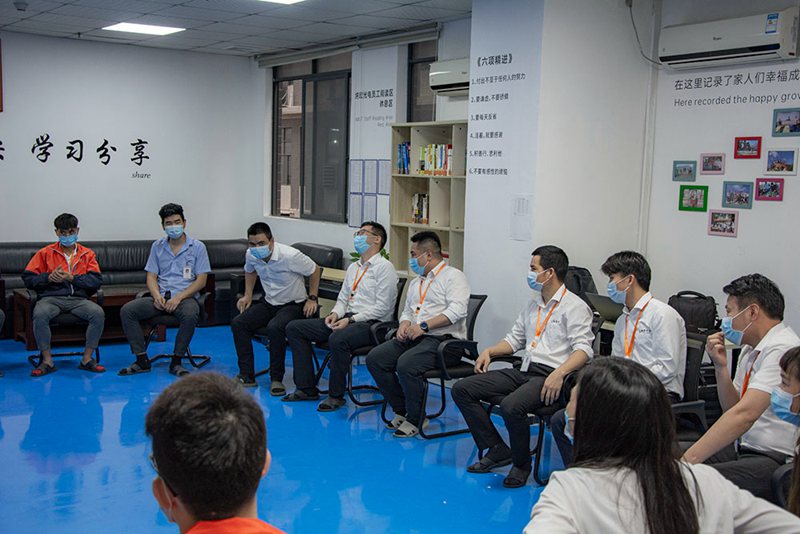 輕松愉快的氛圍 輕松愉快的氛圍