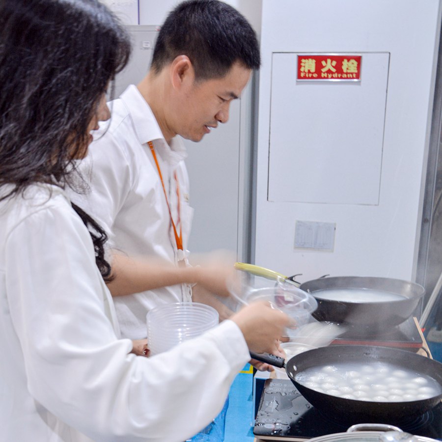 準備湯圓中 準備湯圓中