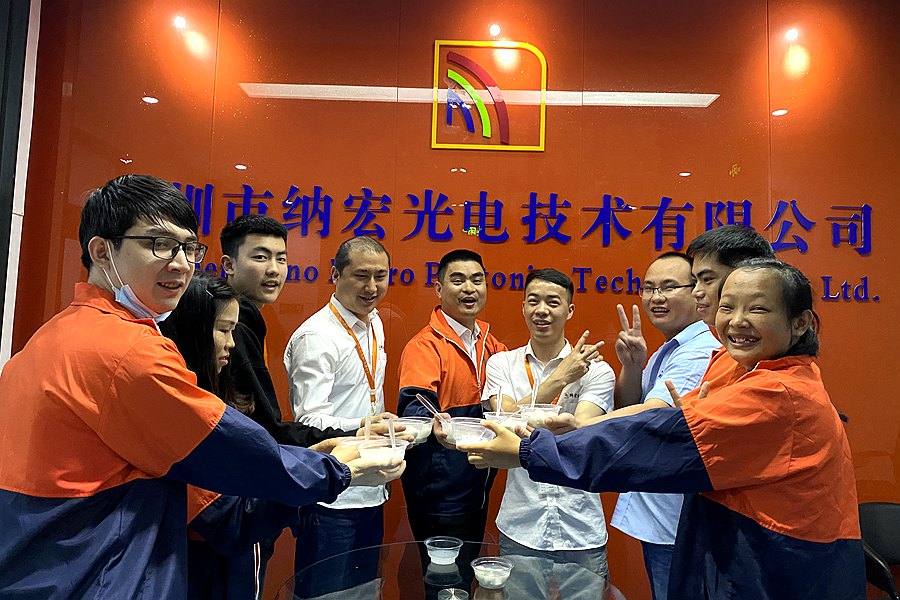 大家開心的分享湯圓 大家開心的分享湯圓